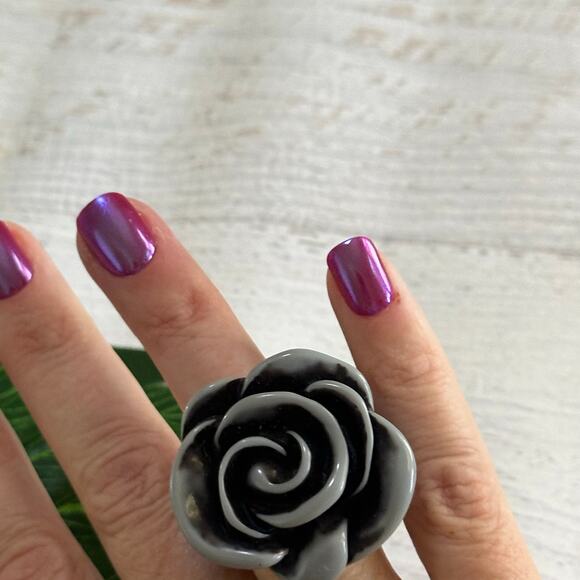 BOGO FREE Acrylic gray black rose ring size 7 - Picture 5 of 9